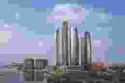 Skyline mit Etihad Towers in Abu Dhabi
