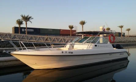 Günstige Yacht in Dubai chartern