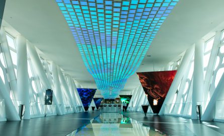 360 Grad Aussichtsplattform mit Glasboden im Dubai Frame