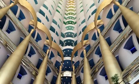 Innenarchitektur im Burj al Arab Hotel in Dubai