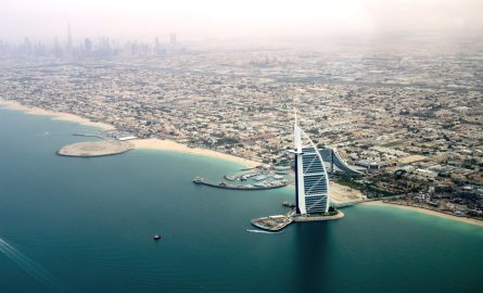 Der Stadtteil Jumeirah in Dubai mit dem Burj al Arab