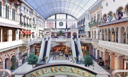 Die Mercato Mall in Dubai eignet sich hervorragend zum Einkaufen und Bummeln